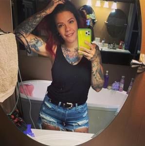 Meet your Posher, Lisa